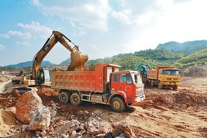 土方挖运设备供应商招标